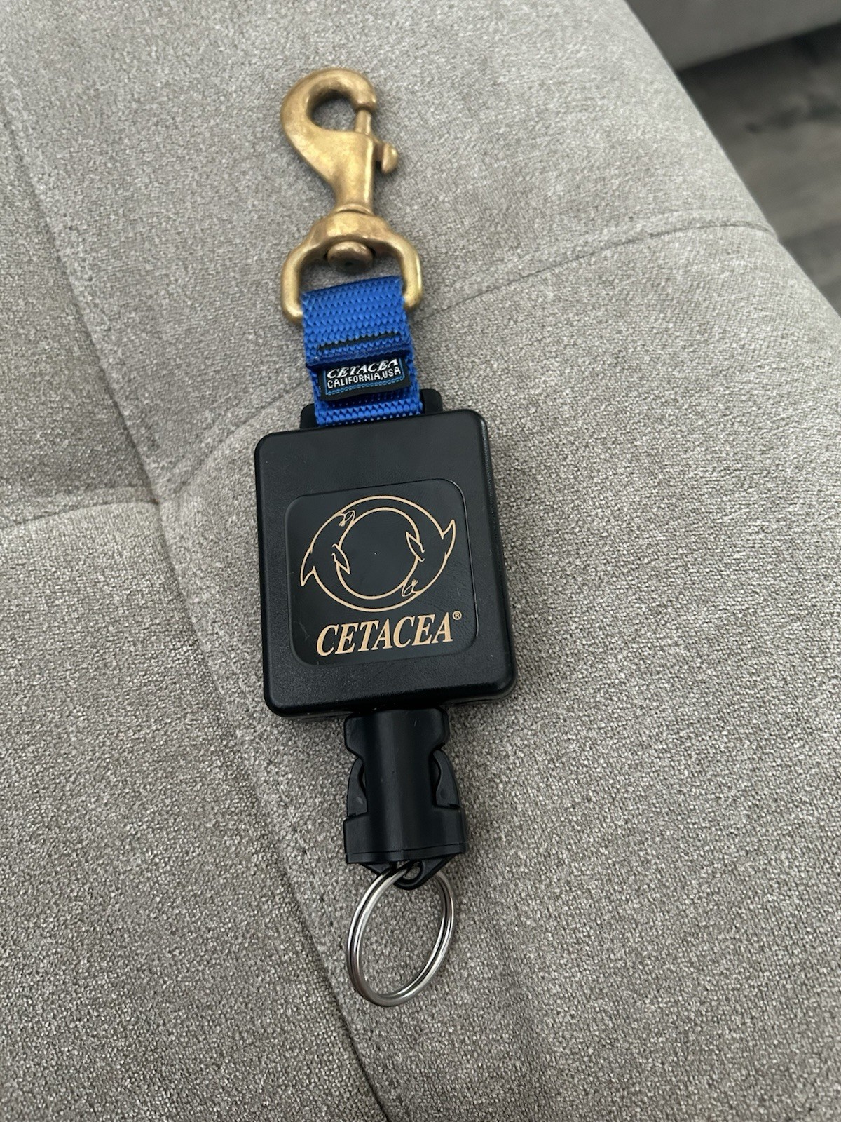 CETACEA scuba retractor/ console keeper/ gauge keeper