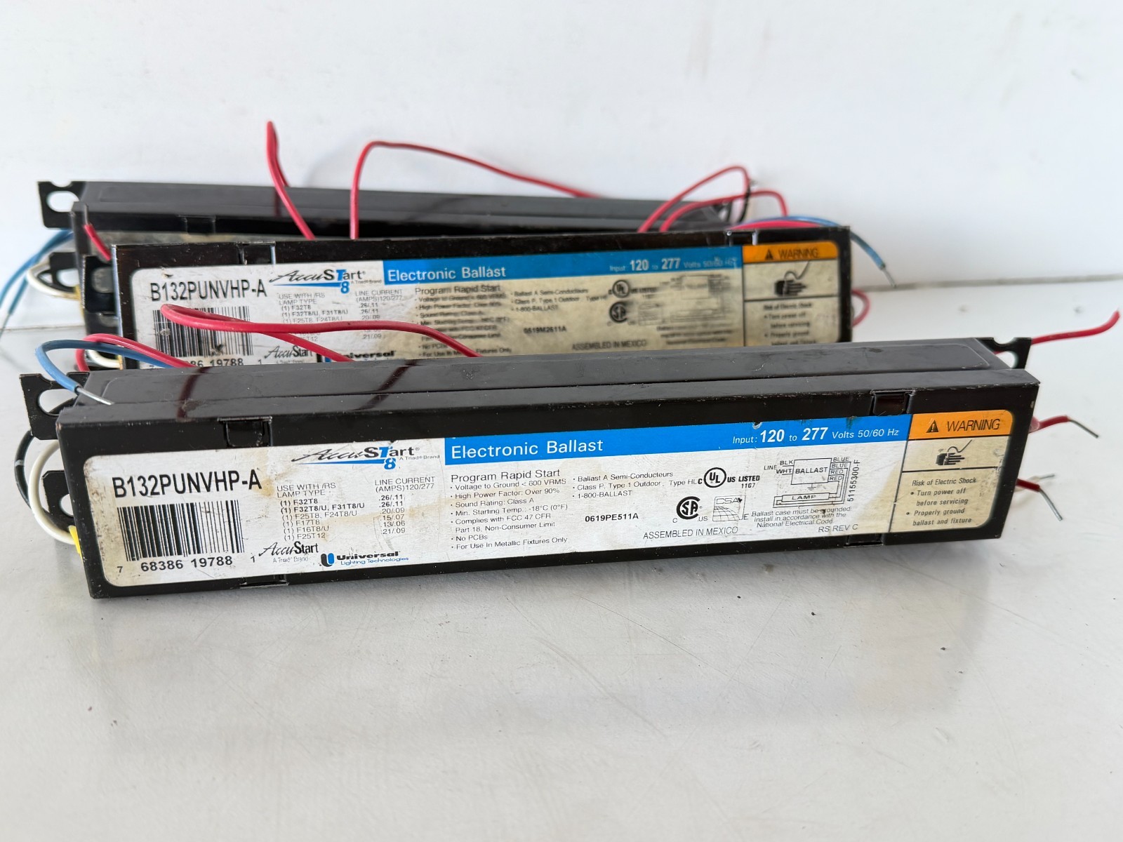 NEW Lot of 3 Accu-Start B132PUNVHP-A 120-277V 50/60 HZ RAPID START BALLAST (29)