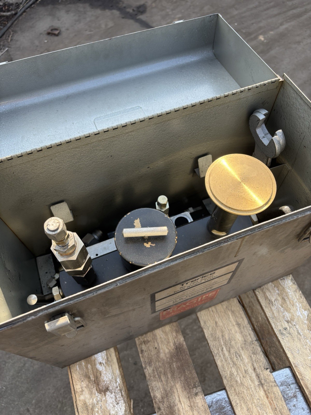 Trerice 780 dead weight tester