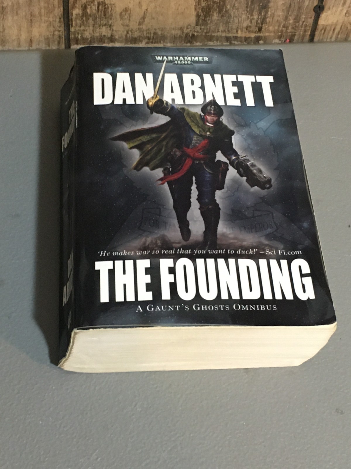 BOOK WARHAMMER 40K USED THE FOUNDING DAN ABNETT SOFTBACK
