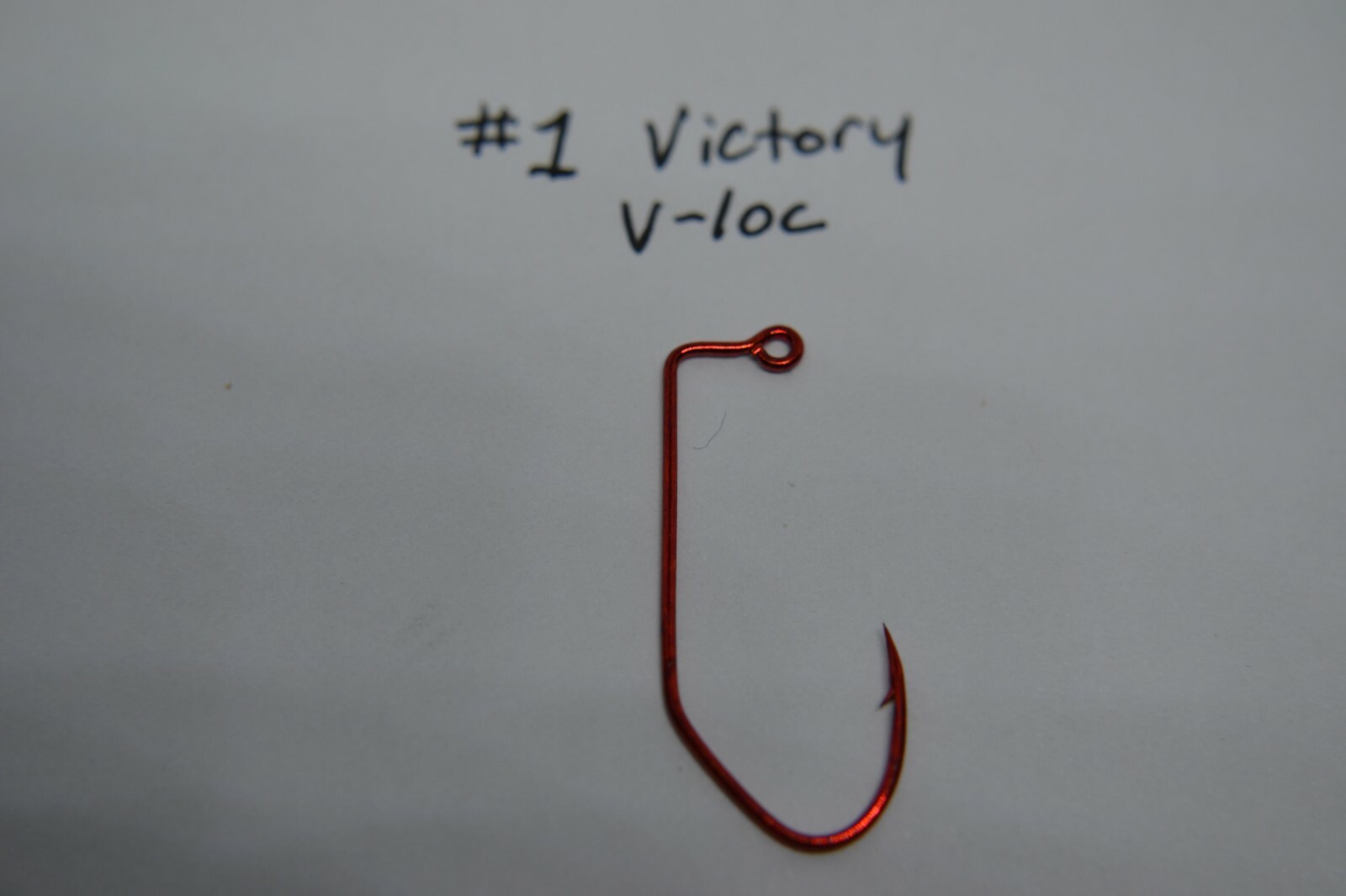 100 PACK OF RED VICTORY V-LOC 90* JIG HOOKS SICKLE HOOKS SUPER SHARP DO IT MOLDS