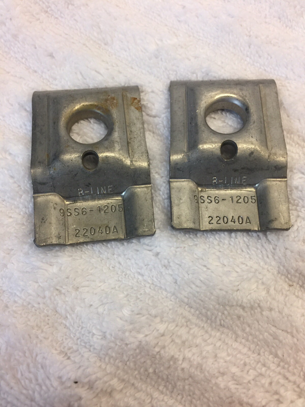 Lot of 2 Cooper B-Line 9SS6-1205 Cable Tray Clamp Guide 316 Stainless (2692)