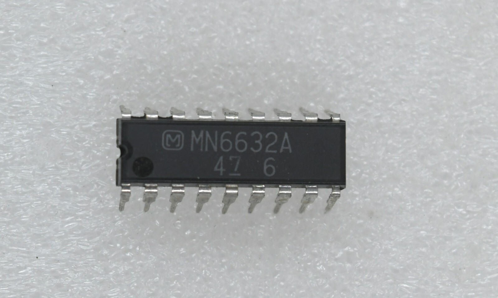 MN6632A  2-Ch Electronic Volume Control IC Original Matsushita