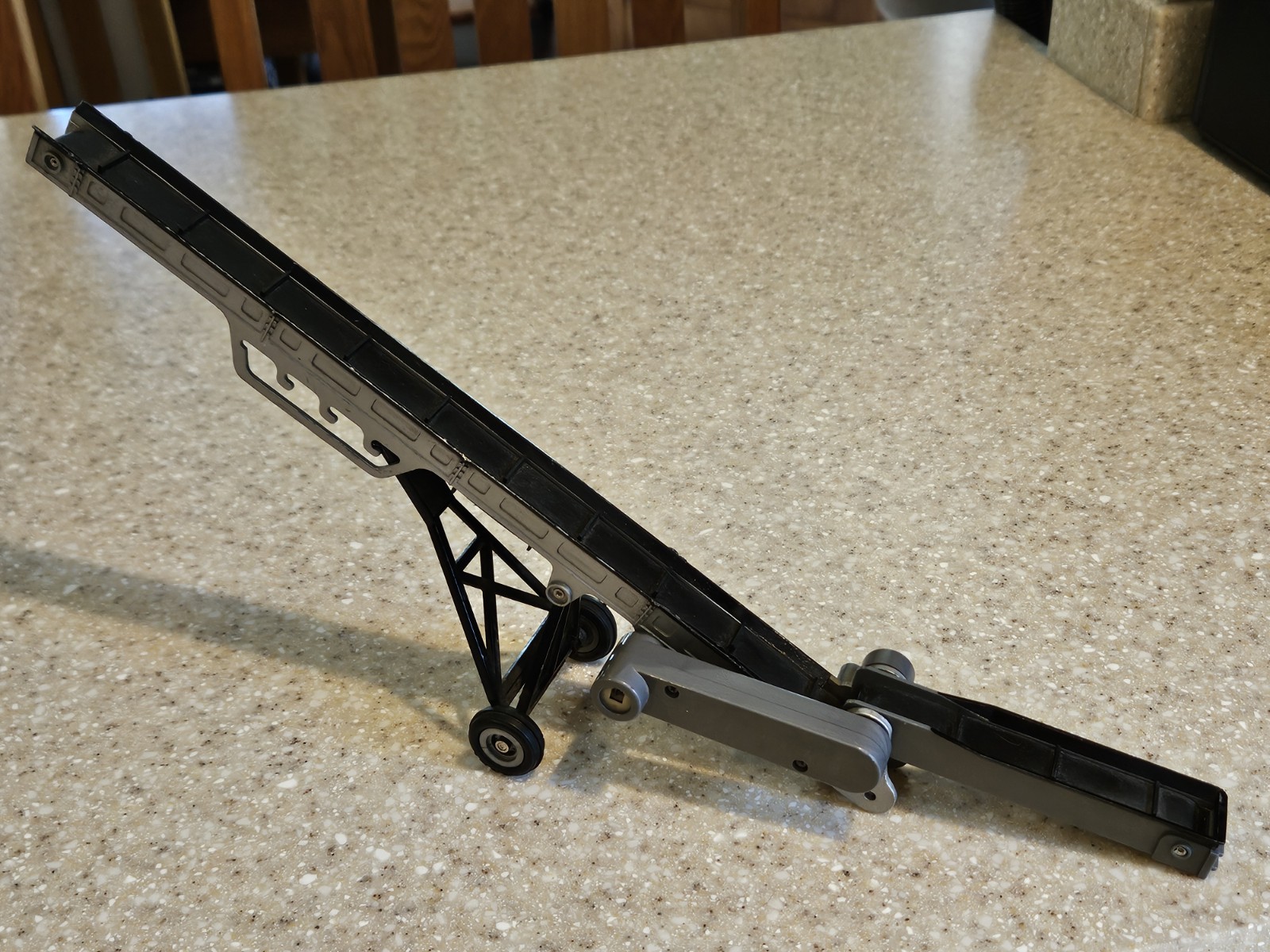 Ertl 1:32 PTO Belted Elevator