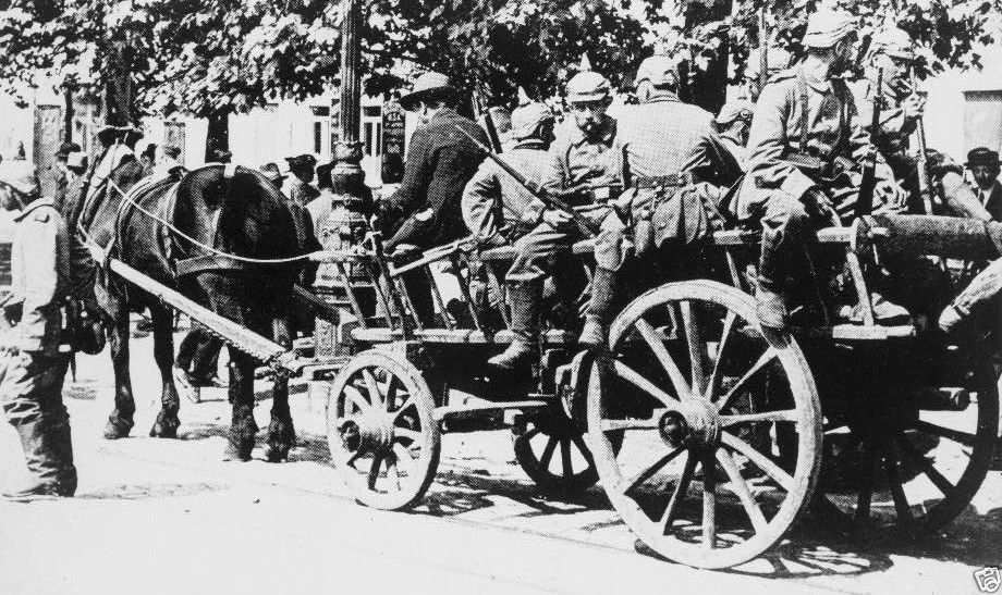 German soldiers on Boulevard Bolwerk in Brussels - 8x10 World War I Photo WWI
