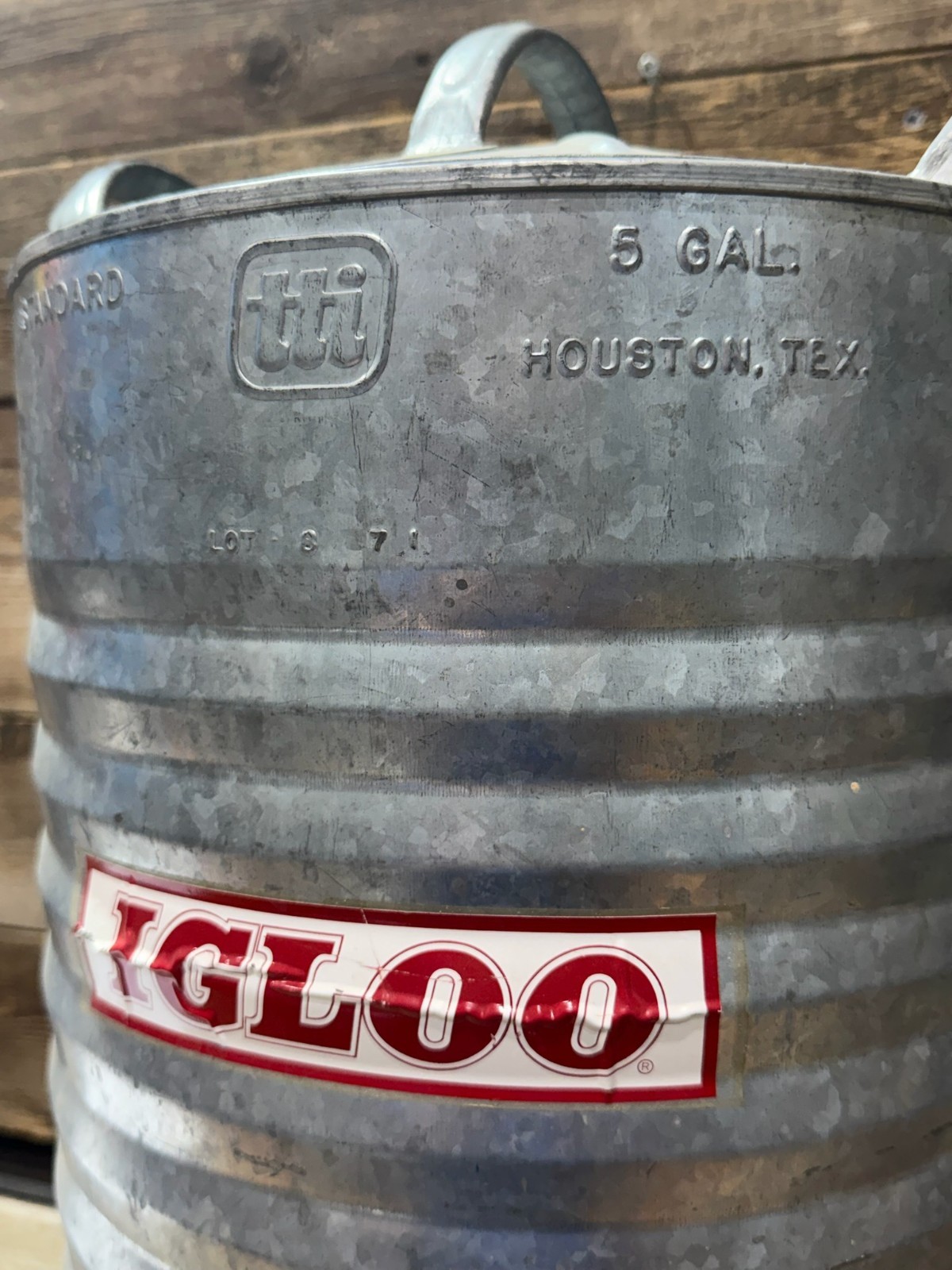 Igloo, 5 Gallon, Galvanized Steel, Water Jug