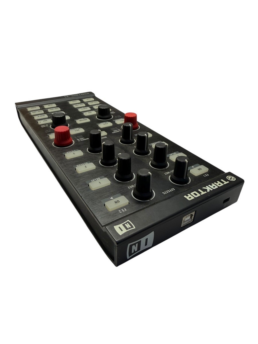 Native Instrument Traktor Kontrol X1 Protable DJ Controller