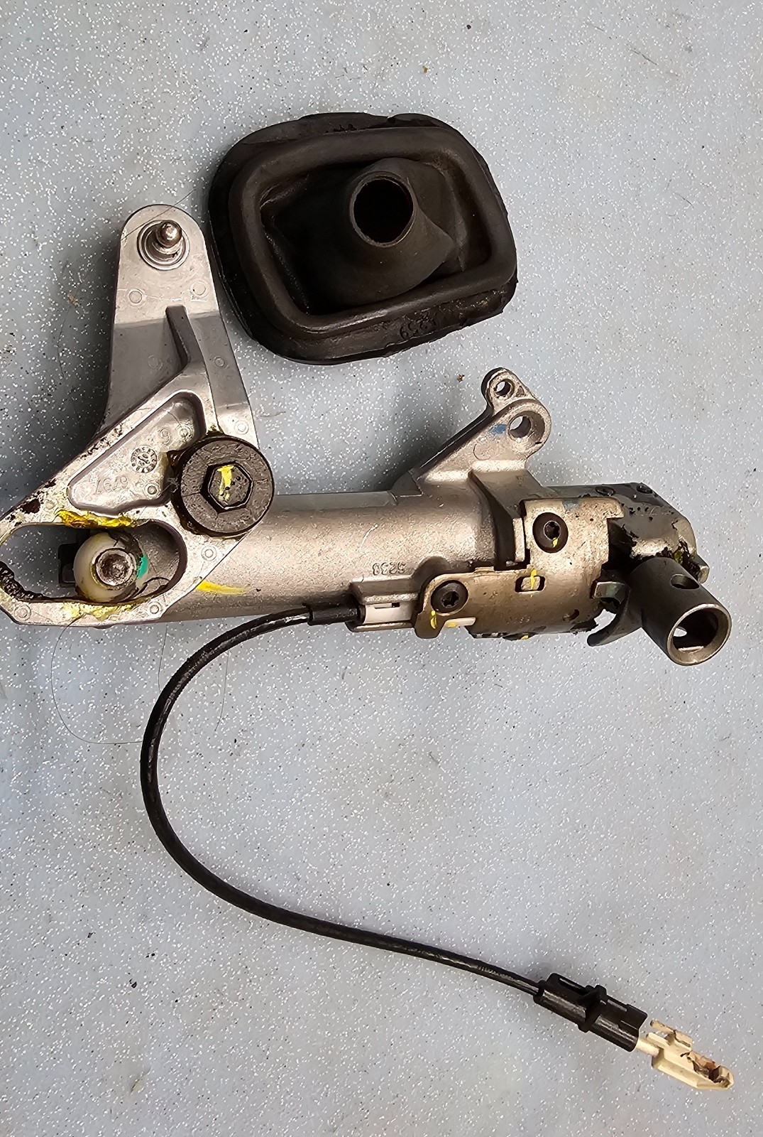 🔥00-06 SILVERADO TAHOE SUBRUBAN AUTOMATIC GEAR SHIFTER LEVER HANDLE ASSEMBLY