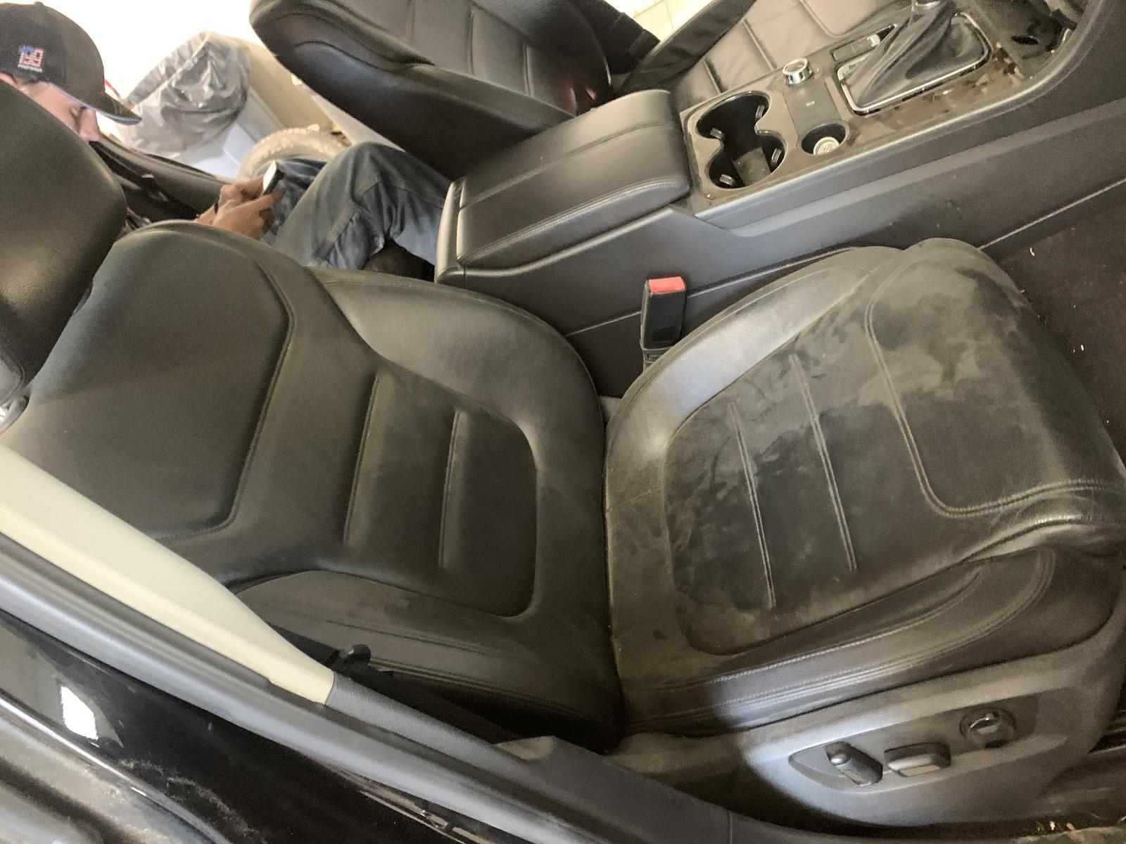 Used Floor Jack fits: 2013 Volkswagen Touareg Grade A