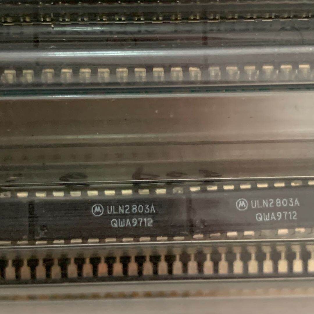 50PCS IC MOTOROLA DIP-18 ULN2803A ULN2803