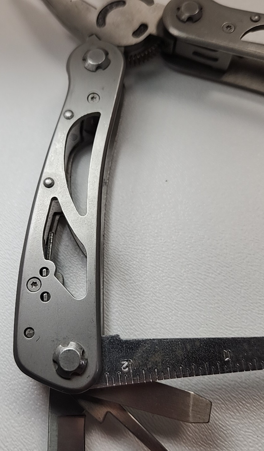 Duluth Trading Co. Multi-Tool Stainless 2CR Used Condition w/Protective Sheath