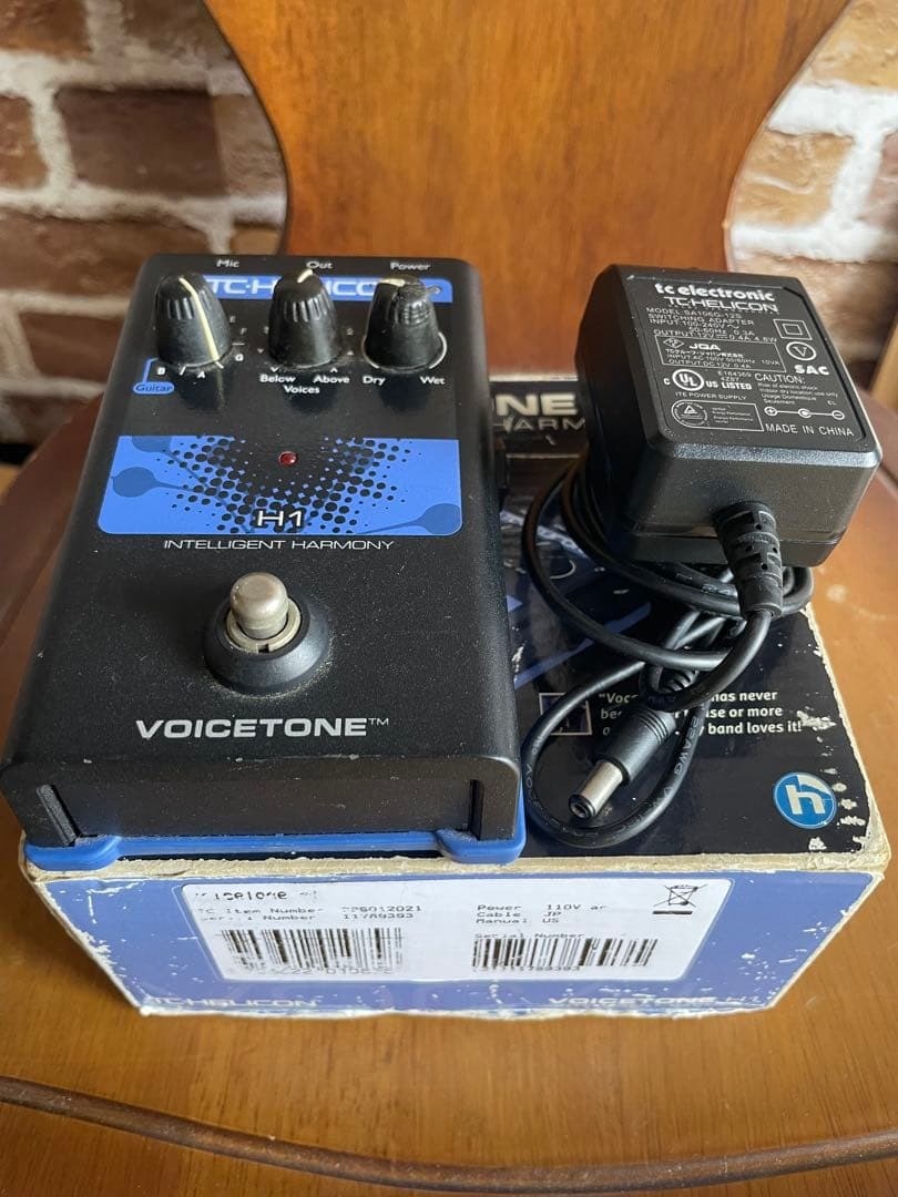 TC Helicon Voicetone H1 Intelligent Harmony Vocal Effect Pedal