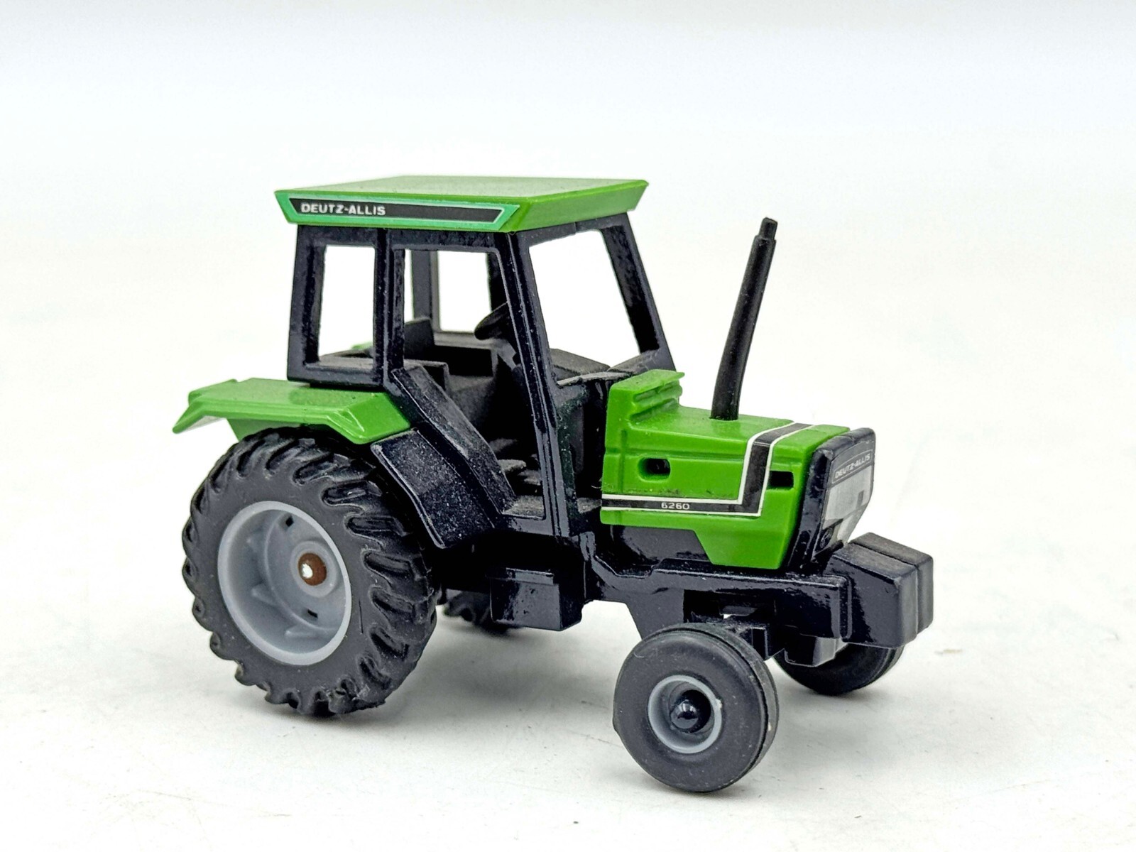 1/64 Deutz Allis 6260 Tractor