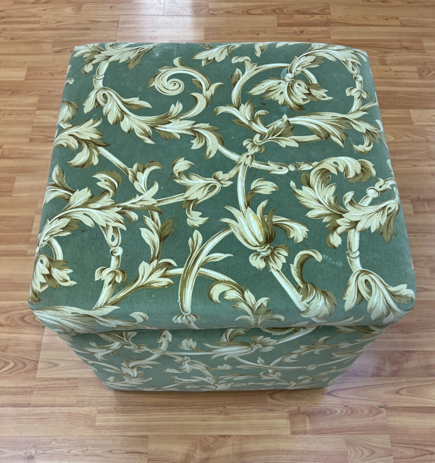 Chinese Ottoman - Foot Stool - 19" x 19" x 19" - Interior Storage Space - Floral