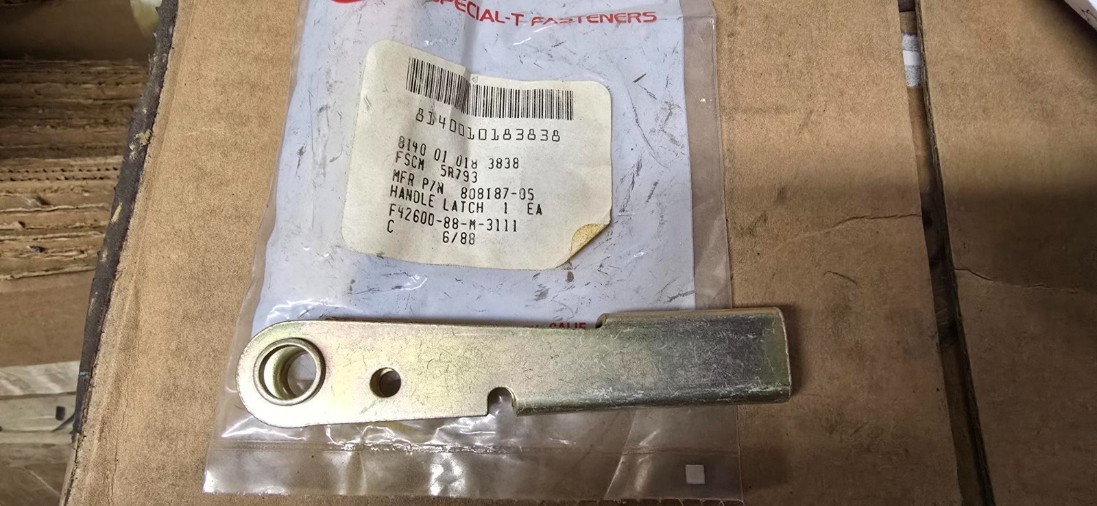 SPECIAL T FASTENER LATCH HANDLE 808187-05 8140-01-018-3838