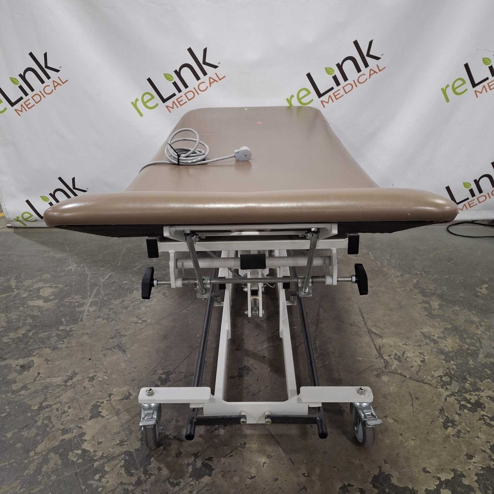 Armedica AMBA 200 Treatment Table