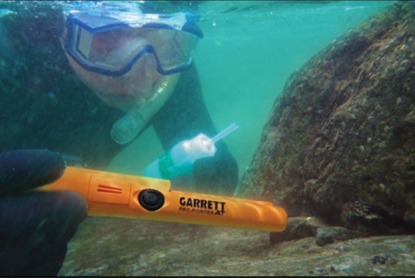 Garrett Pro Pointer AT Pinpointer Metal Detector + Camo Pouch + Edge Digger