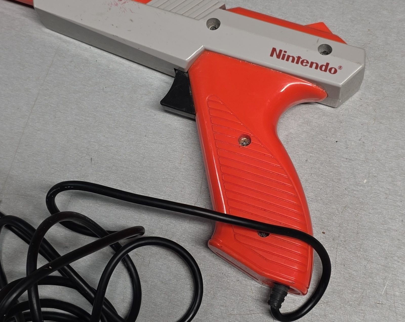 Nintendo Zapper Light Gun Controller for NES Model NES-005 Gray Orange