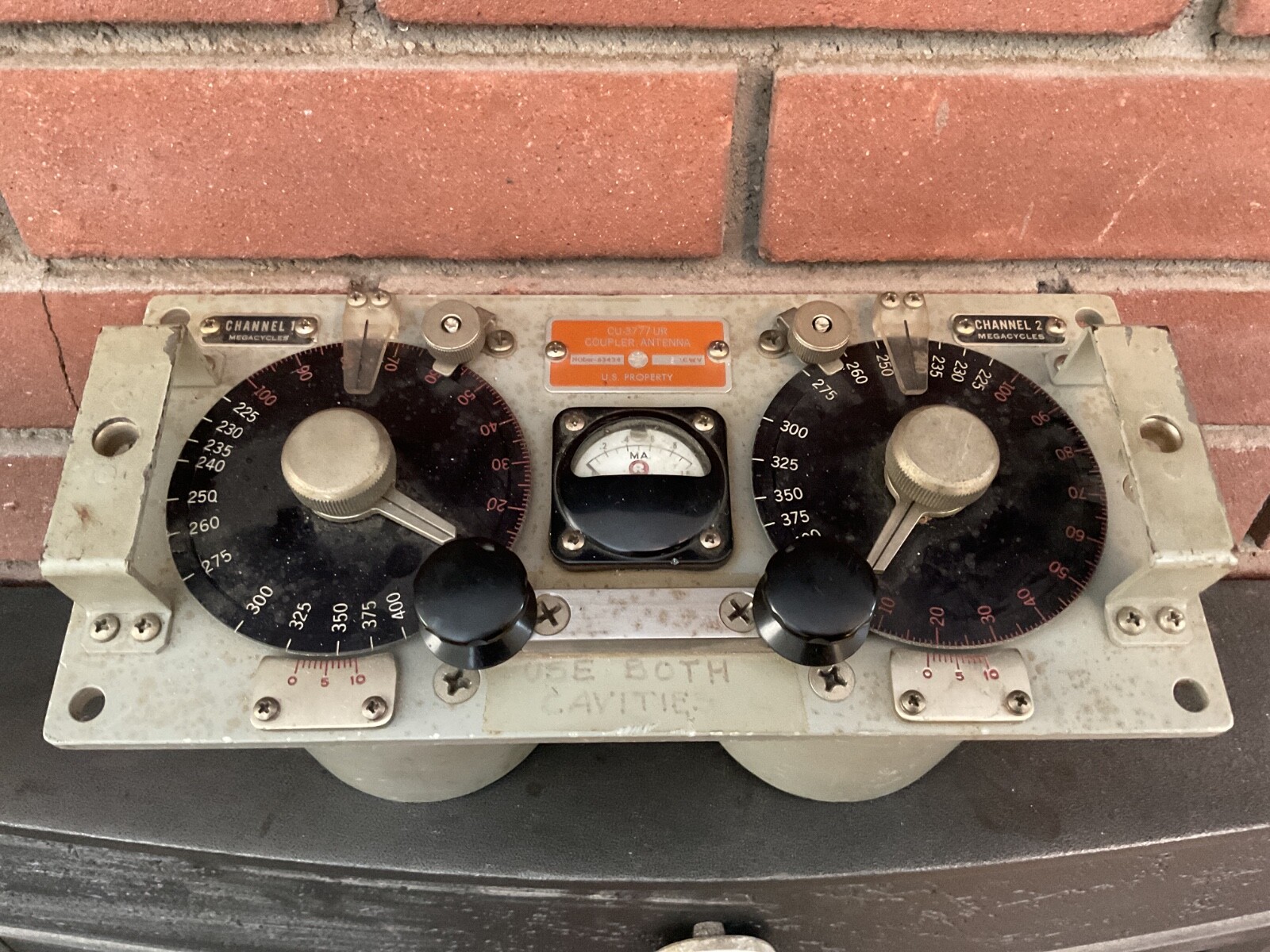 Vintage Antenna Coupler Serial CU-377/UR Channel 1 & 2 Megacycles-Parts Untested