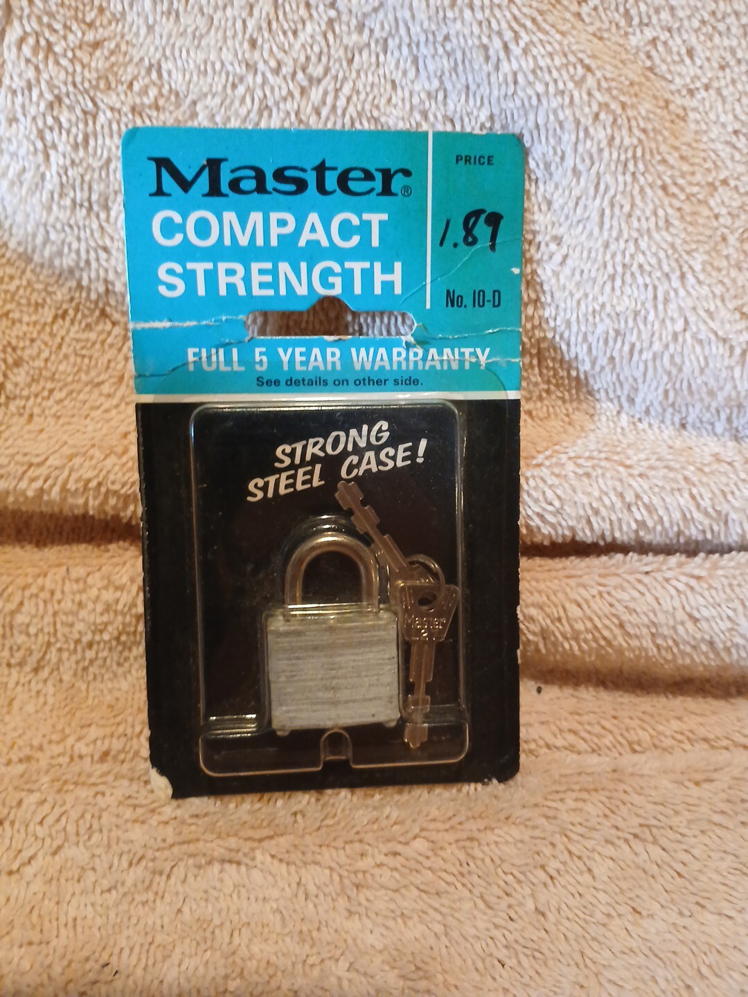 Master Compact Strength Laminated Padlock With Two Keys - Made In USA Vintage