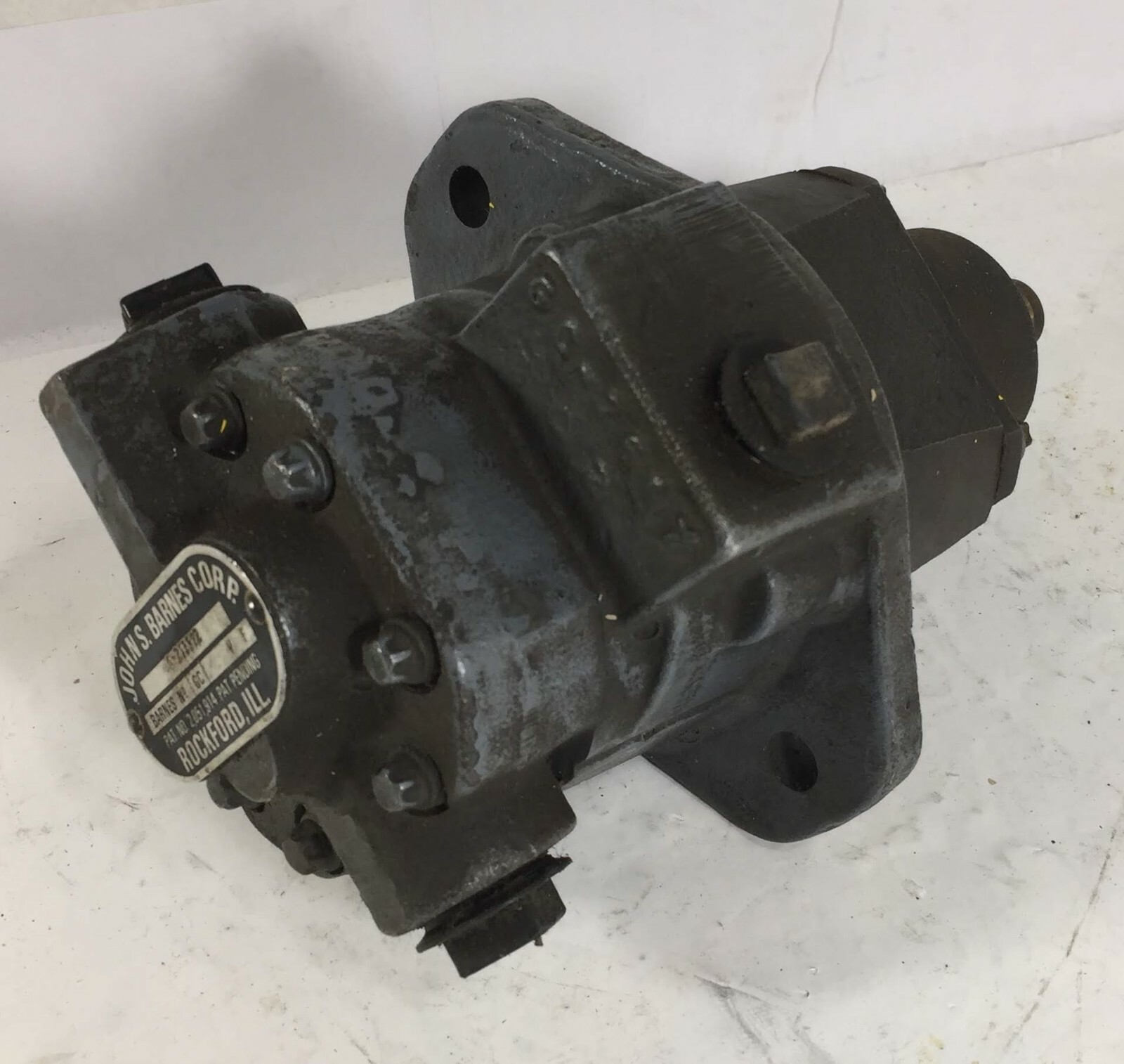 1 NEW JOHN S. BARNES 0-213322 HYDRAULIC PUMP NNB ***MAKE OFFER***