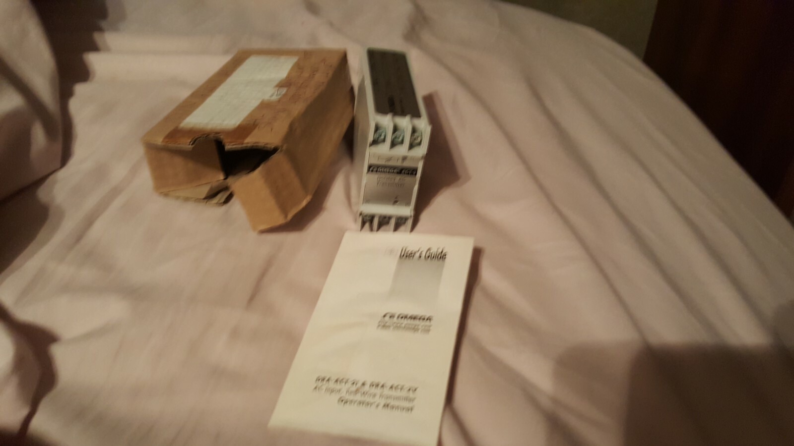 New old stock omega act-2v-1 ac voltage signal 2 wire loop