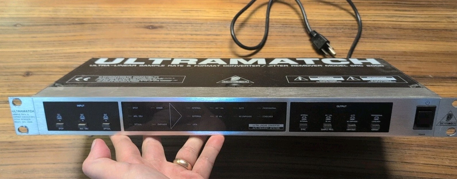 Behringer Ultramatch SRC-2000 Sample Rate Converter