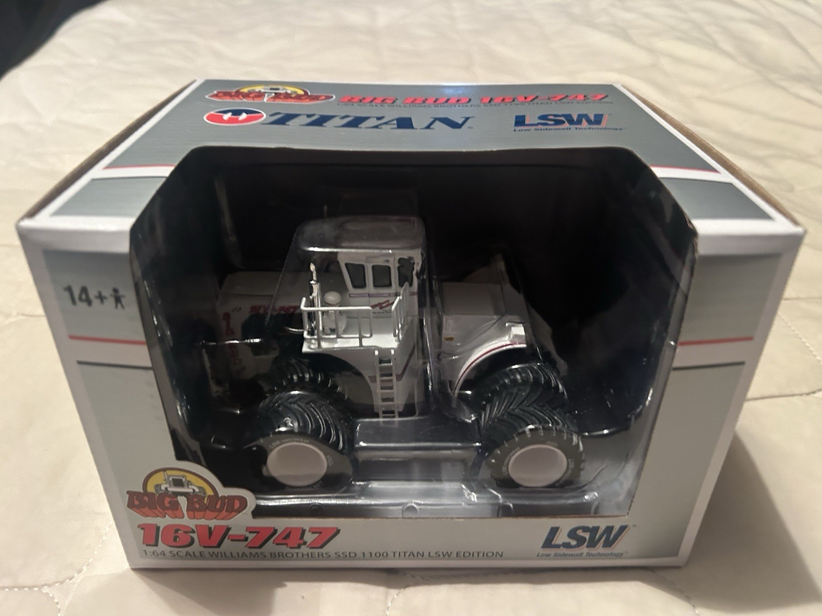 1/64 Dcp Big Bud 16V-747 Silver Series Detroit 1100 HP Titan LSW Ed. Farm Toy