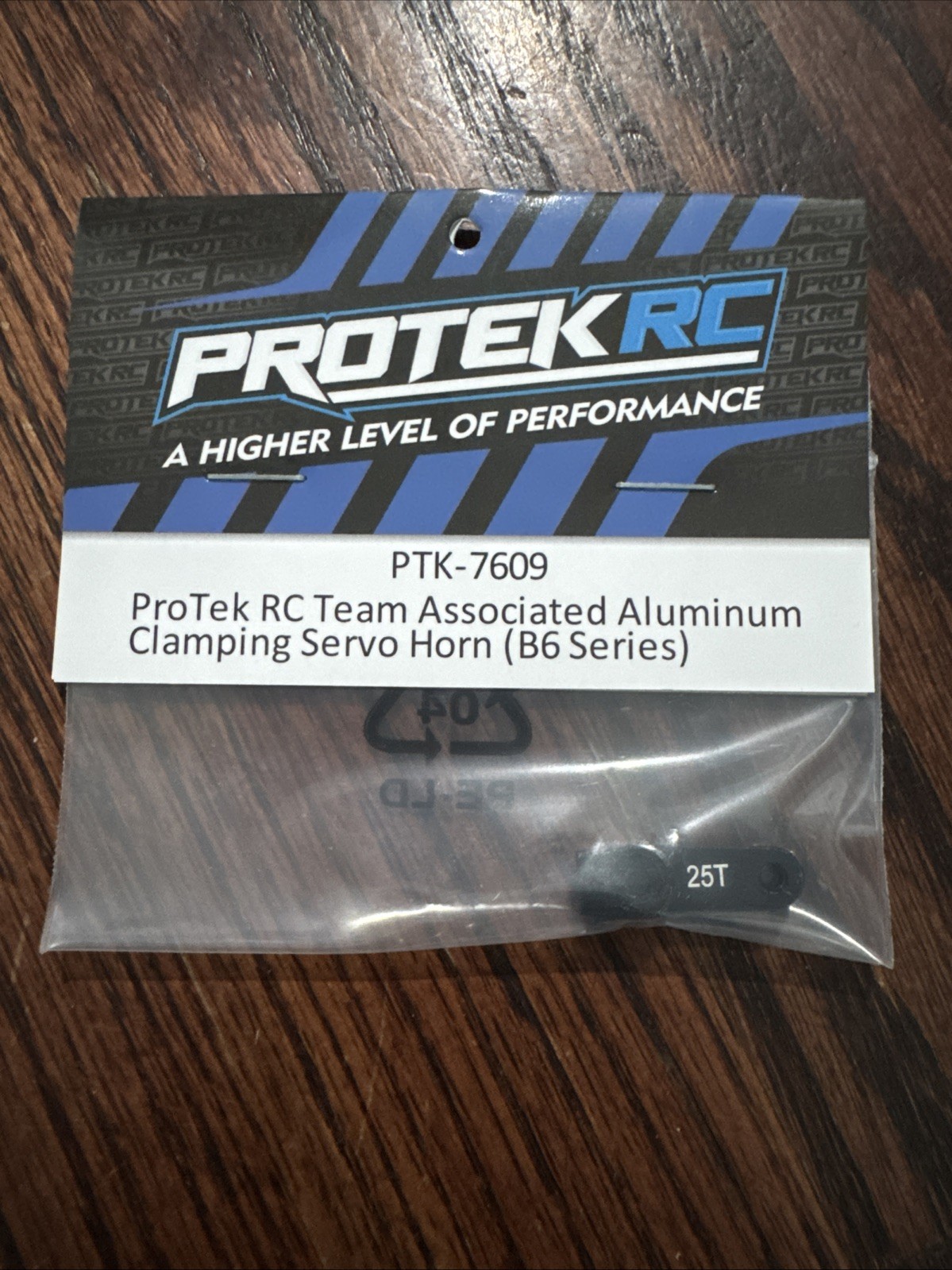 ProTek RC B6.4 & B7 Aluminum Clamping Servo Horn (25T-Futaba/Savox/ProTek). New