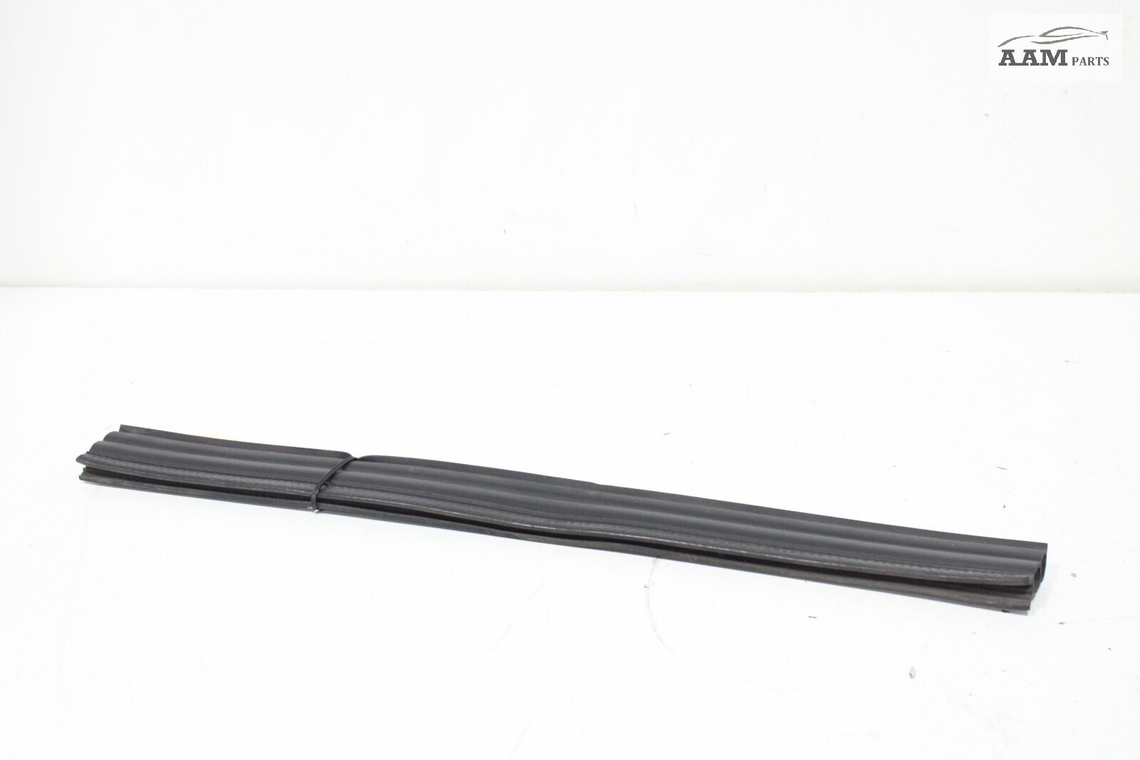 2018-2024 FREIGHTLINER CASCADIA FRONT LEFT OR RIGHT SIDE WEATHERSTRIP SEAL OEM