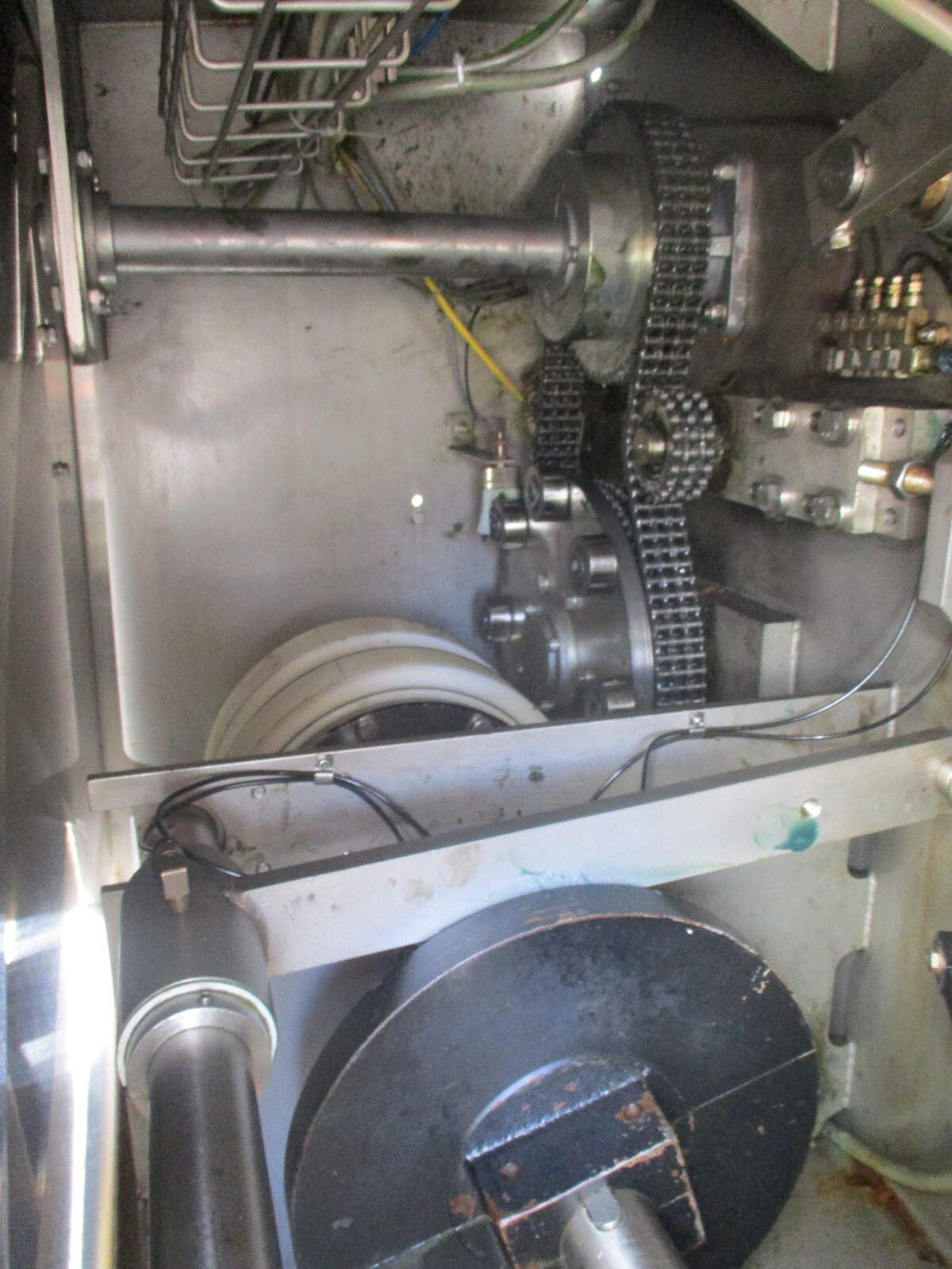 WCB STAINLESS ICE CREAM FILLING MACHINE / SCROUND ICE CREAM CONTAINER FILLER
