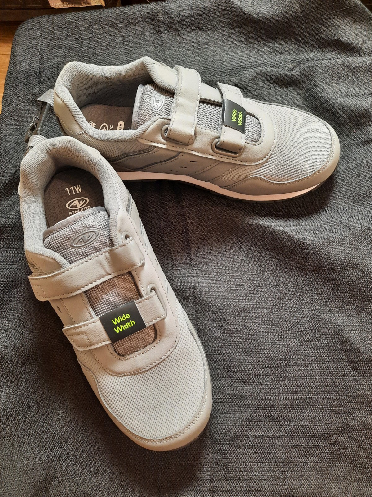 Men's Easy Closure Gray Athletic Works  Memory Foam Shoes NWT size 11 Wide
