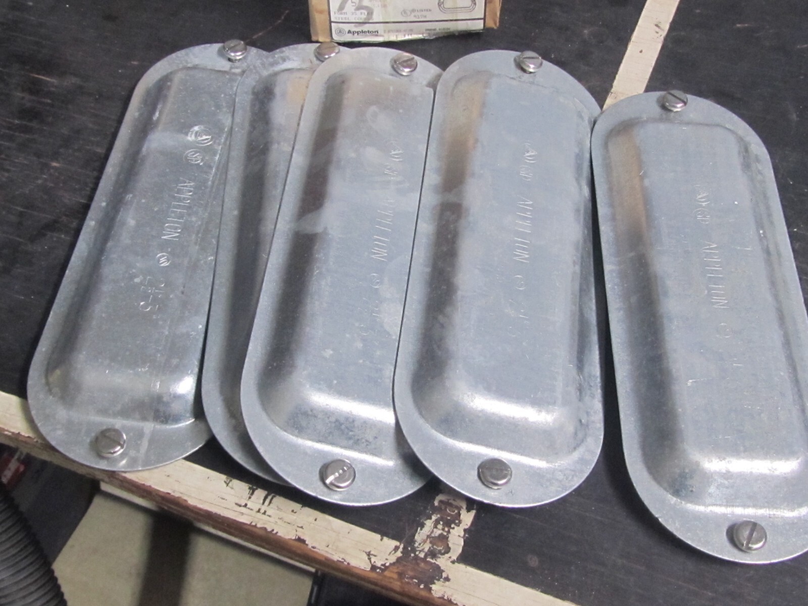 LOT OF 5 Appleton Electric K250 & K300 Conduit Body Cover,Screw In,Form 35