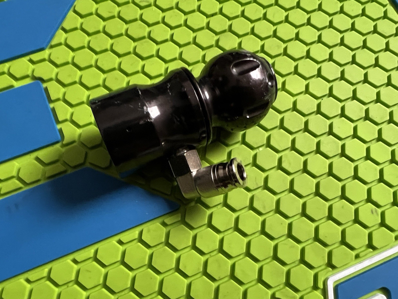 TRINITY PAINTBALL DOVETAIL ON/OFF ASA + MACROLINE FITTING - GLOSS BLACK