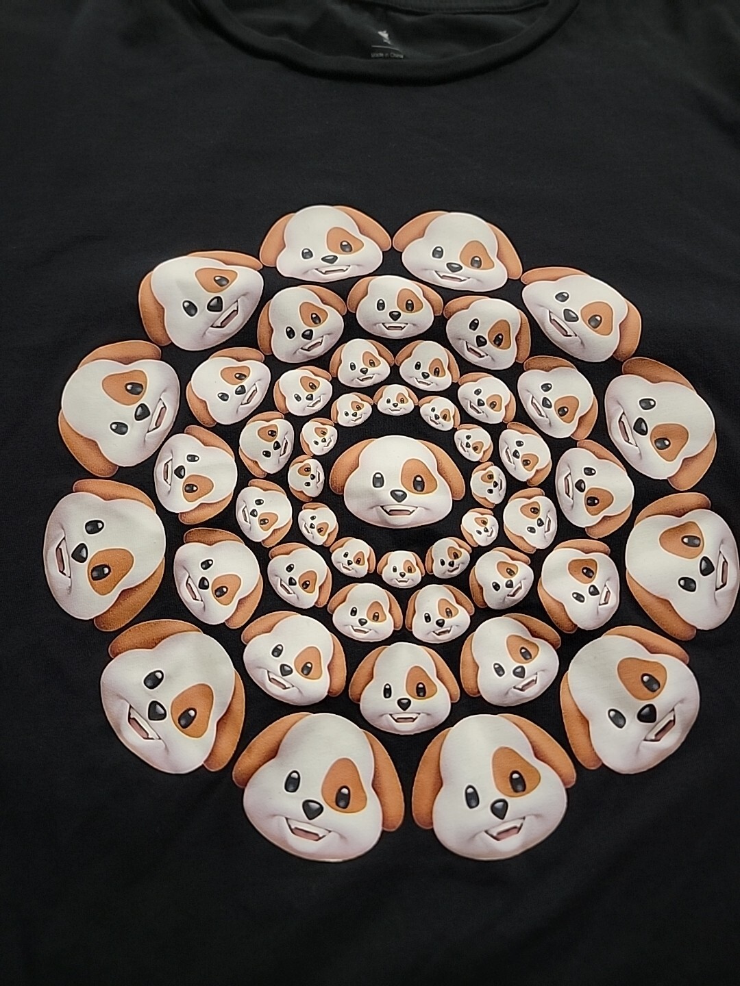 RARE APPLE HQ KALEIDOSCOPE DOG BLACK SZ XL EMOJI OOP T-SHIRT