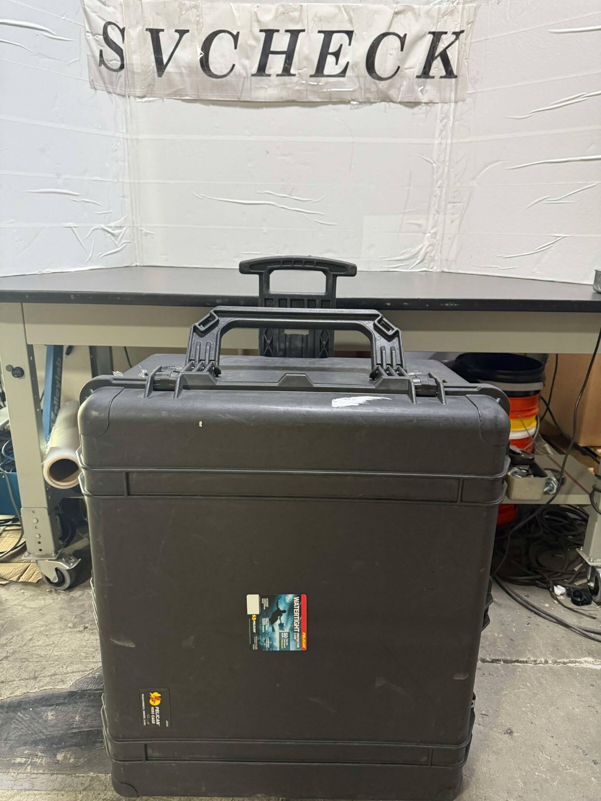 Pelican 1690 Protector Rolling Transport Wheeled Waterproof Hard Case w handle
