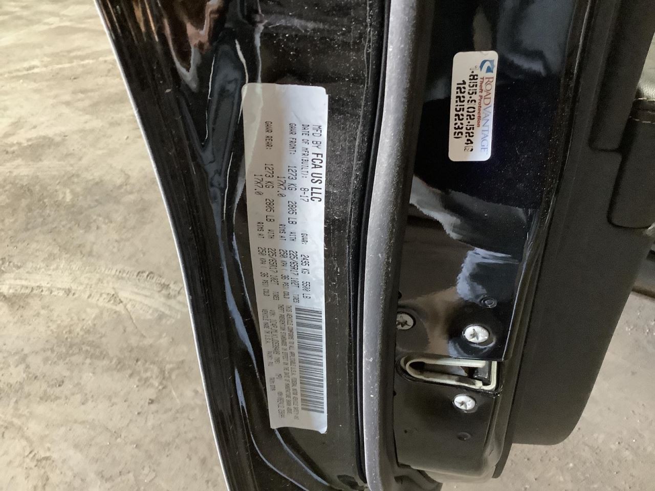 CHEROKEE 2018 Glove Box 4715365