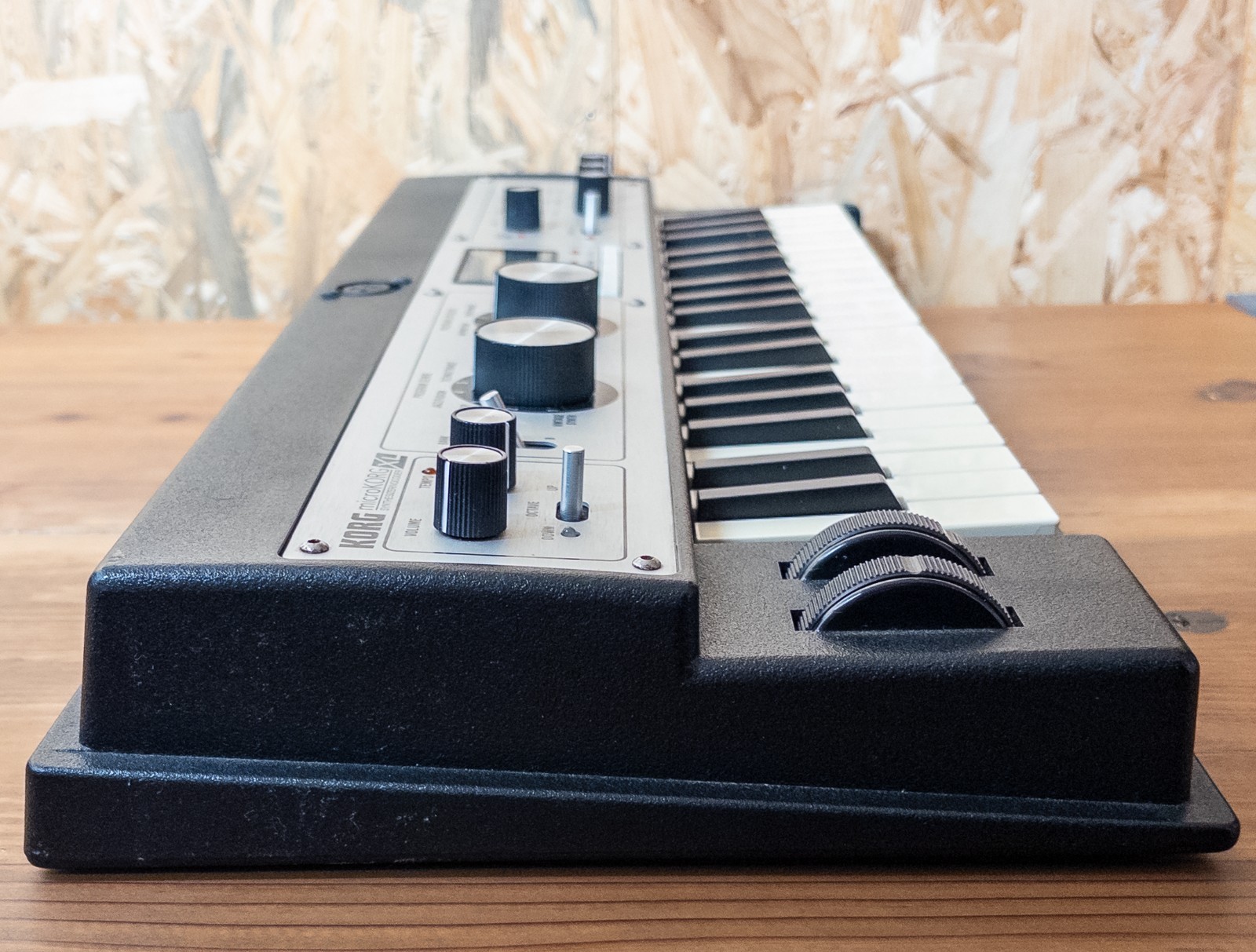 Korg microKORG XL Synthesizer w/ Adapter Tested Working Cleaned No Mic
