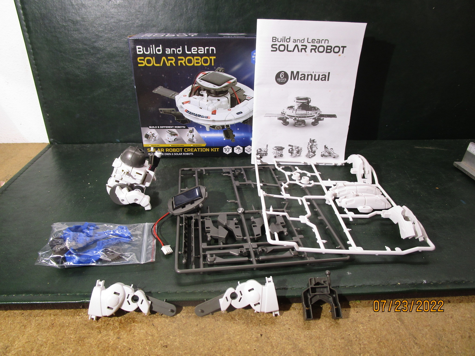 STEM Build and Learn Solar Robot Open Box