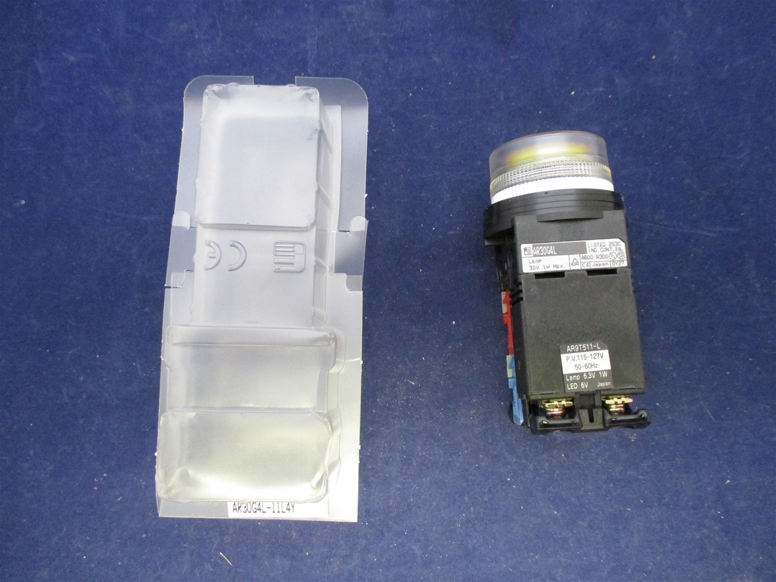 Fuji Electric AR30G4L-11L4Y Command Switch