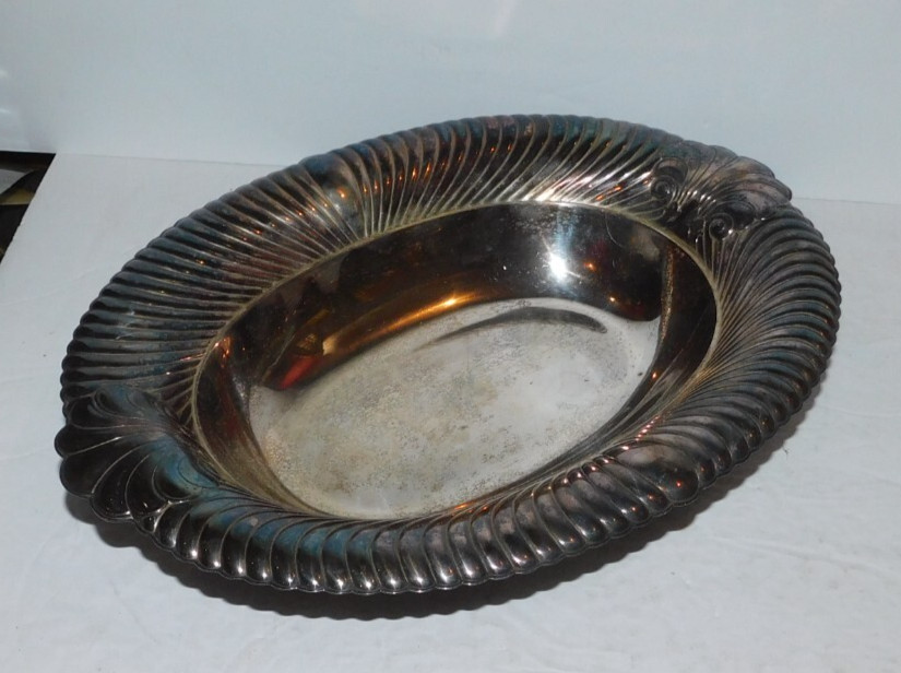 NEAT VINTAGE WM ROGERS WELLINGTON 3935 SILVER PLATE SERVING DISH BOWL