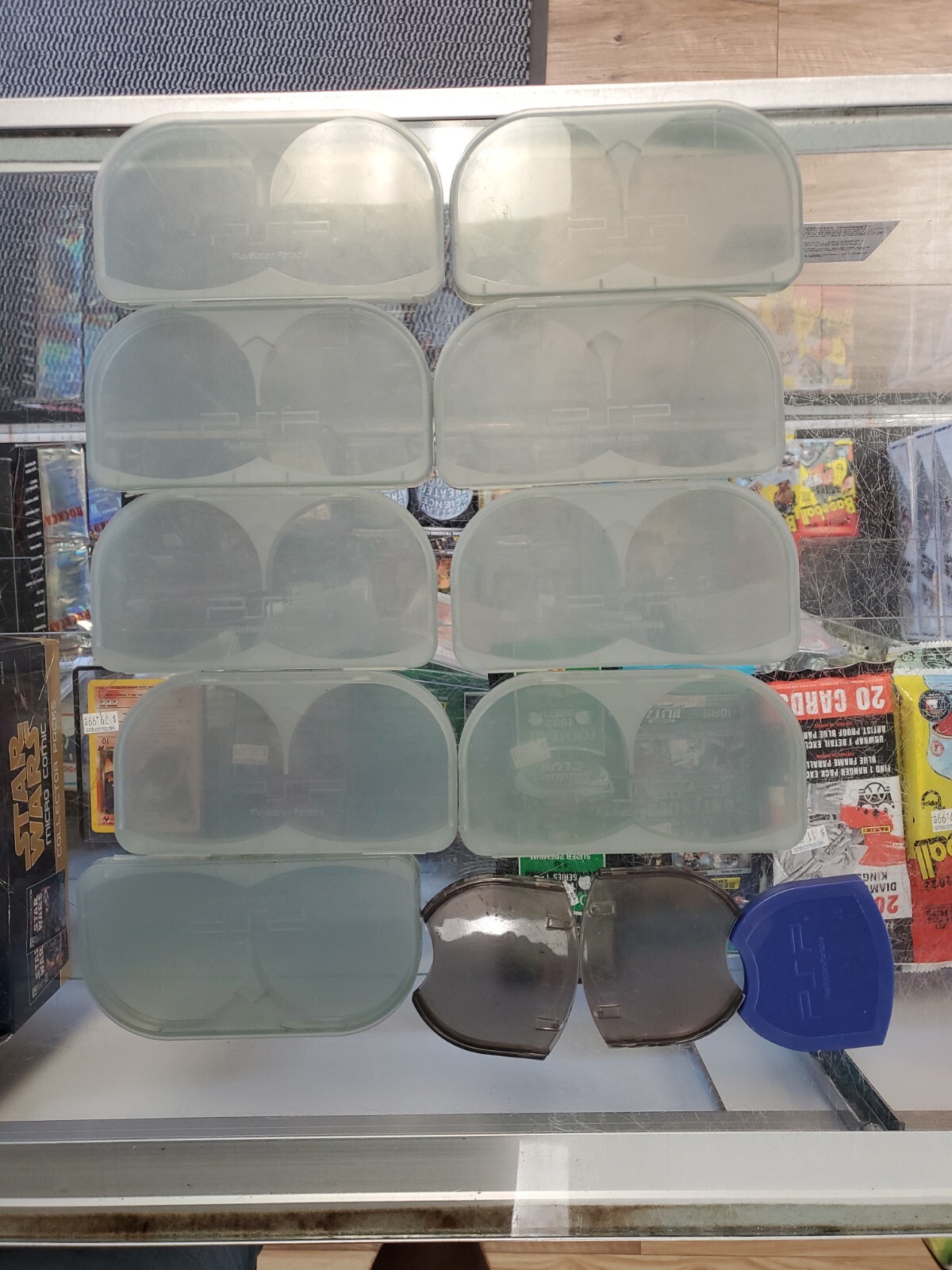 PSP LOT OF 12 CASES 9 DOUBLES