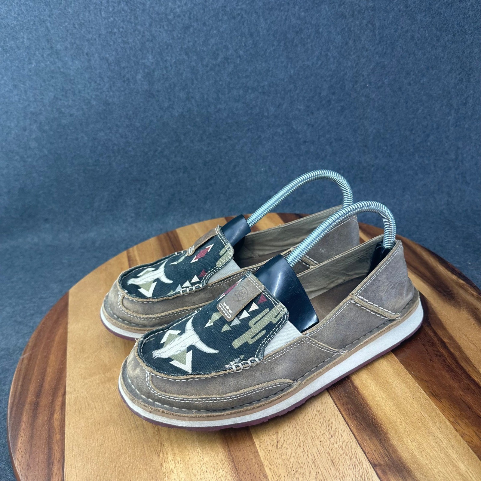 Ariat Cruise Womens 8.5B Brown Leather Southwestern Steer Skull Slip On Loafers