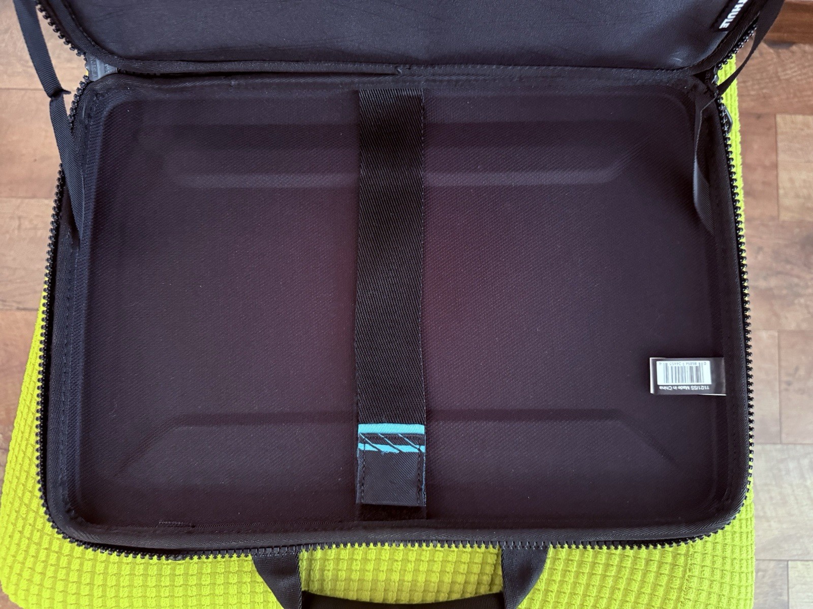 Thule Gauntlet 4 Attaché Briefcase for all 15", 16”, & 14.1" MacBooks/Laptops