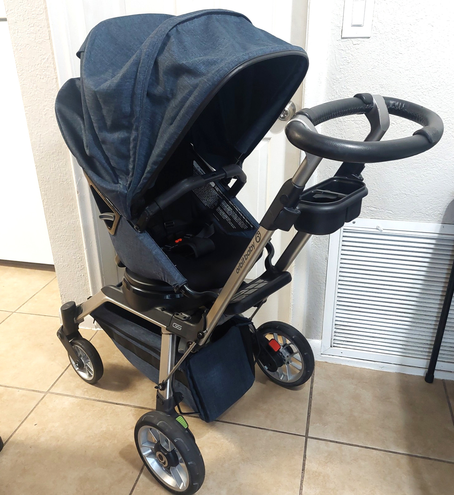 2022 Orbit Baby G5/X5 Stroller - Seat & Frame