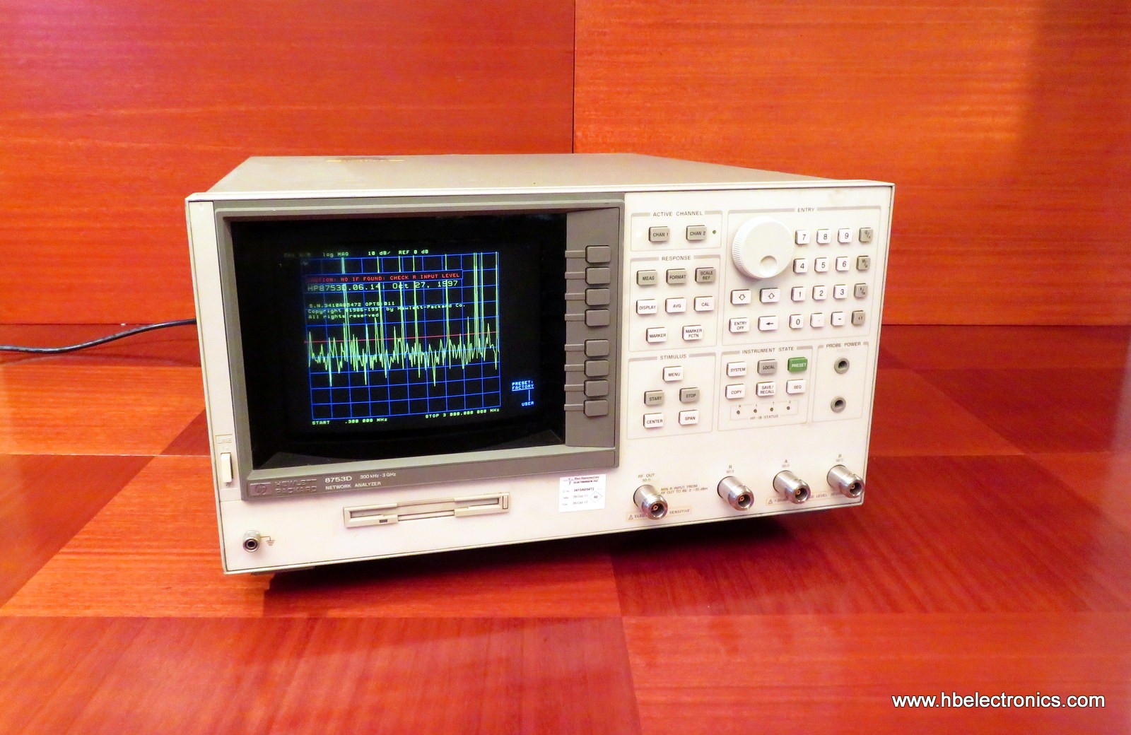 HP 8753D Network Analyzer option 011, integrated S-Parameter test set, Agilent