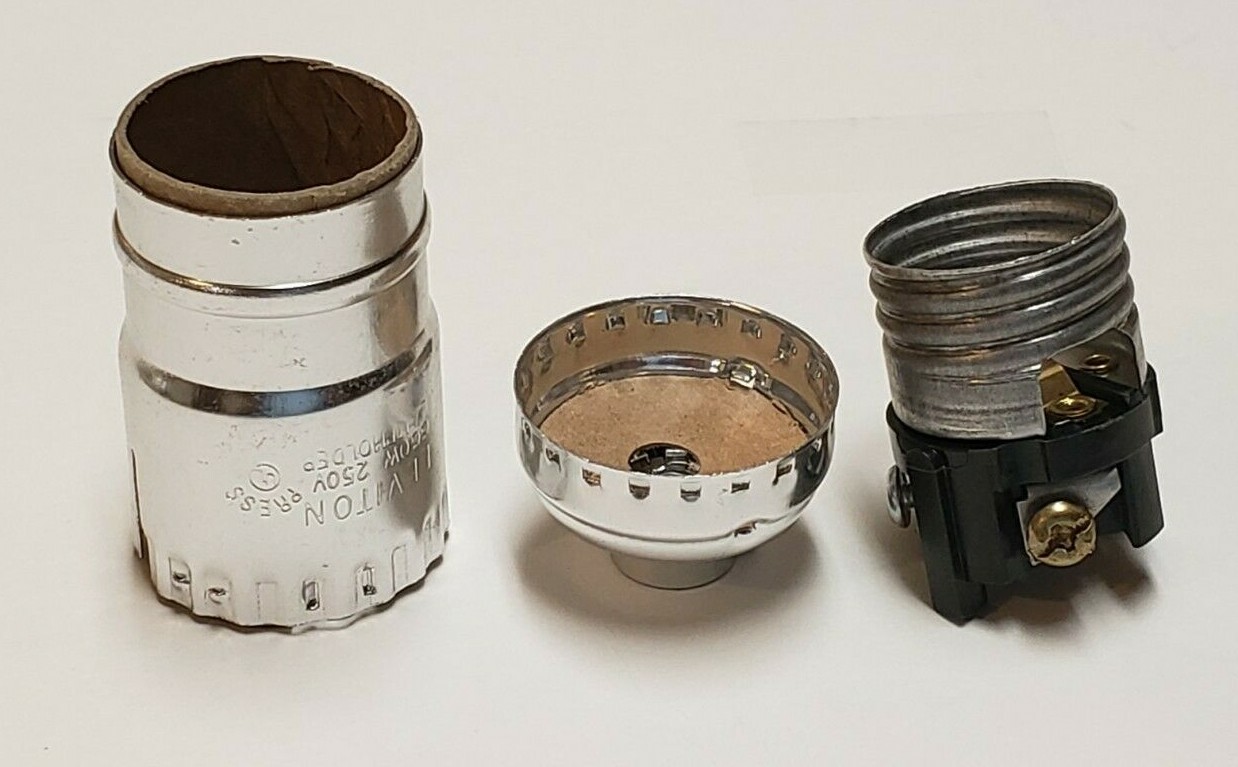 Full Keyless Leviton Nickel Plated Medium Socket 40131NJB