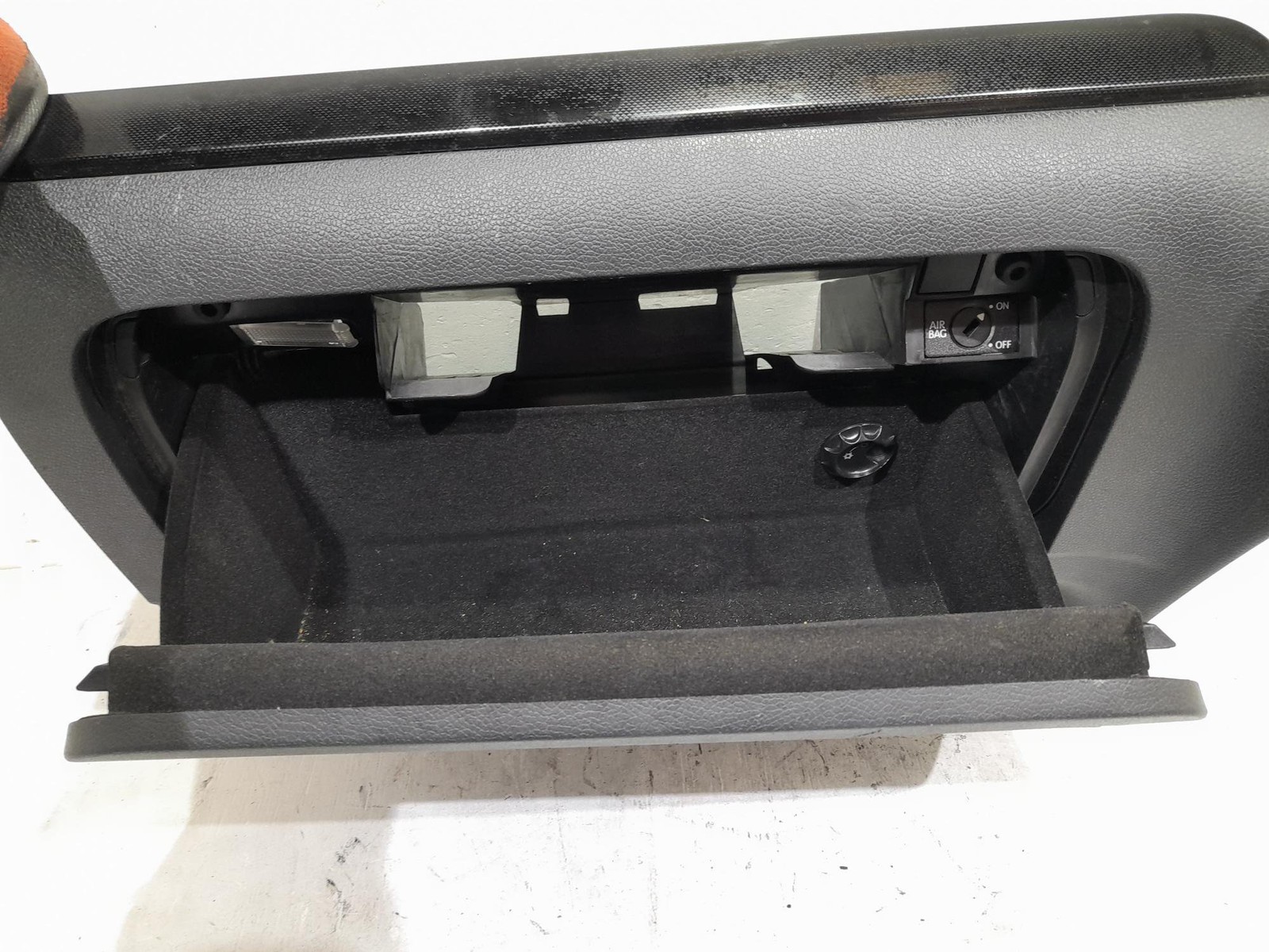 VOLKSWAGEN GOLF 2009-2012 DASH GLOVE BOX STORAGE COMPARTMENT