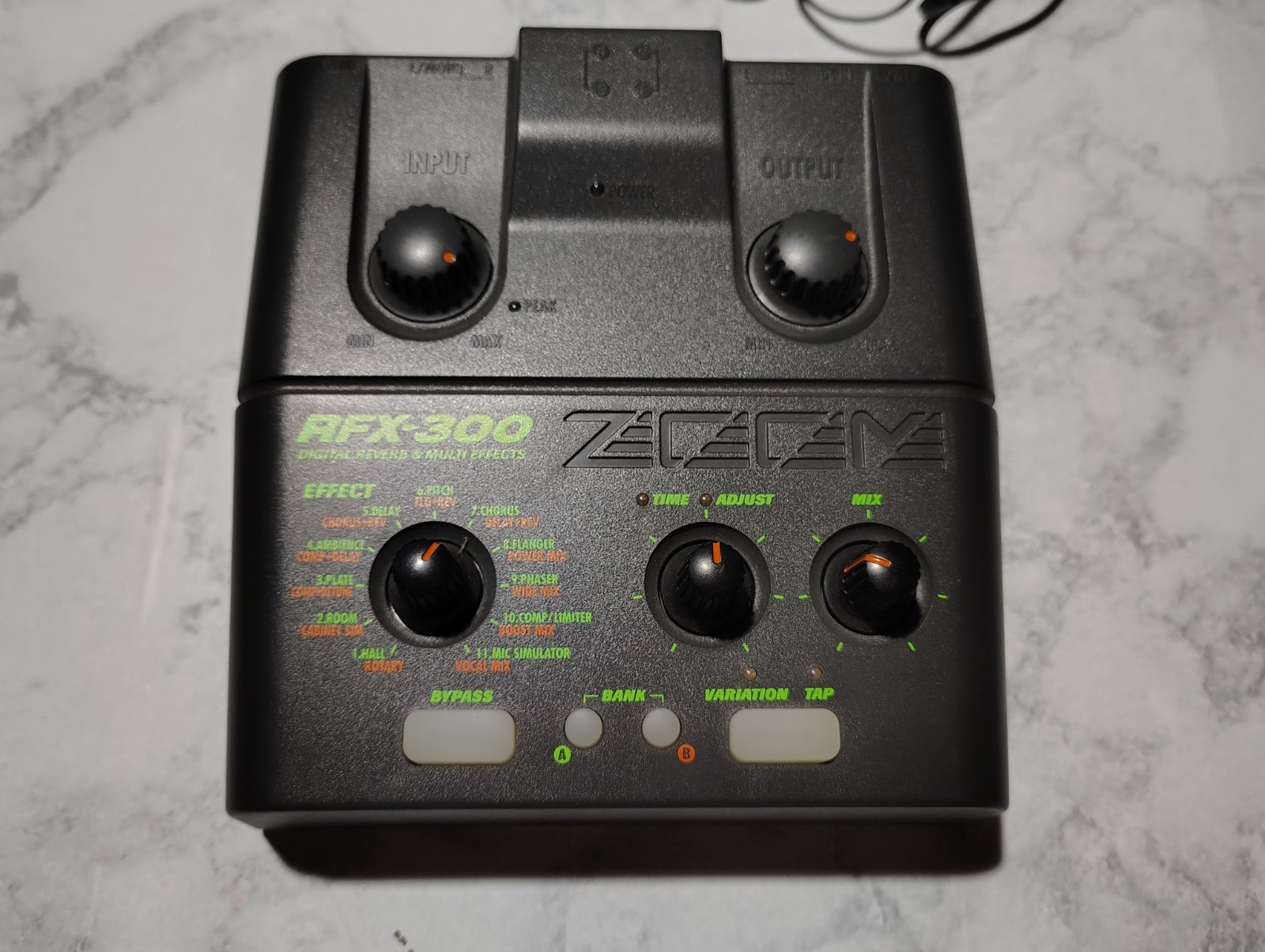 Zoom RFX‑300 Digital Reverb & Multi‑FX Processor – Boxed – Power Adapter Include