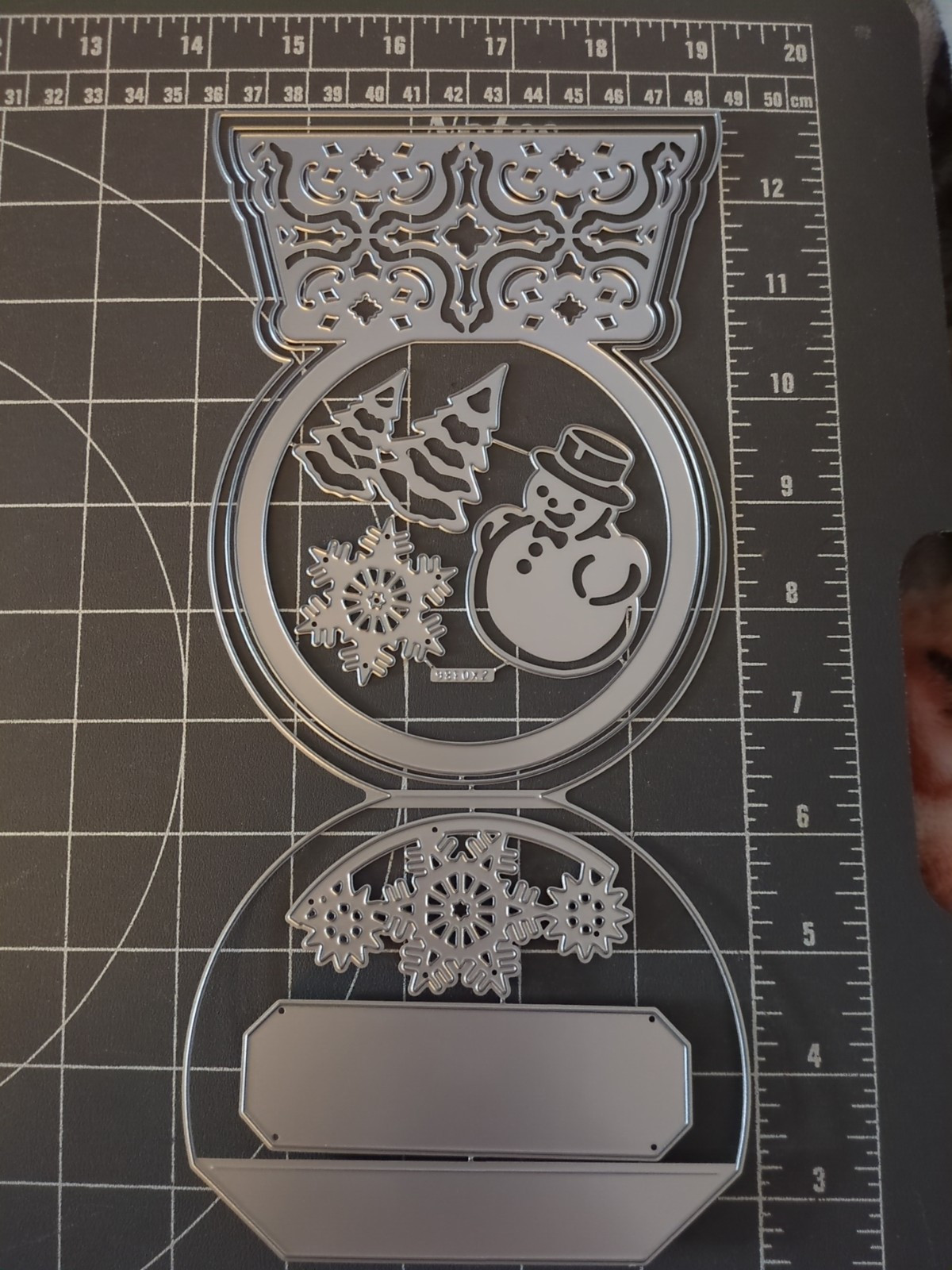 Metal Die Cut 4 Sizzix Pro XXL Easel Card Snowglobe Christmas Snowman Flake Tree